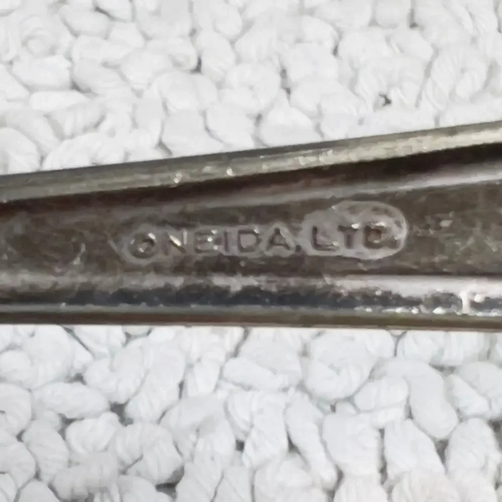 Wm A Rogers Mfg Co A1 Plus Oneida Ltd (one)1 Teaspoon Unpolished AS IS in Photos